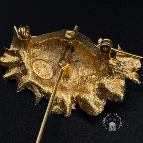 Vintage SIGNED BSK My Fair Lady Gold & White Umbrella Brooch w/ Red Rhinestone - Picture 3 of 4